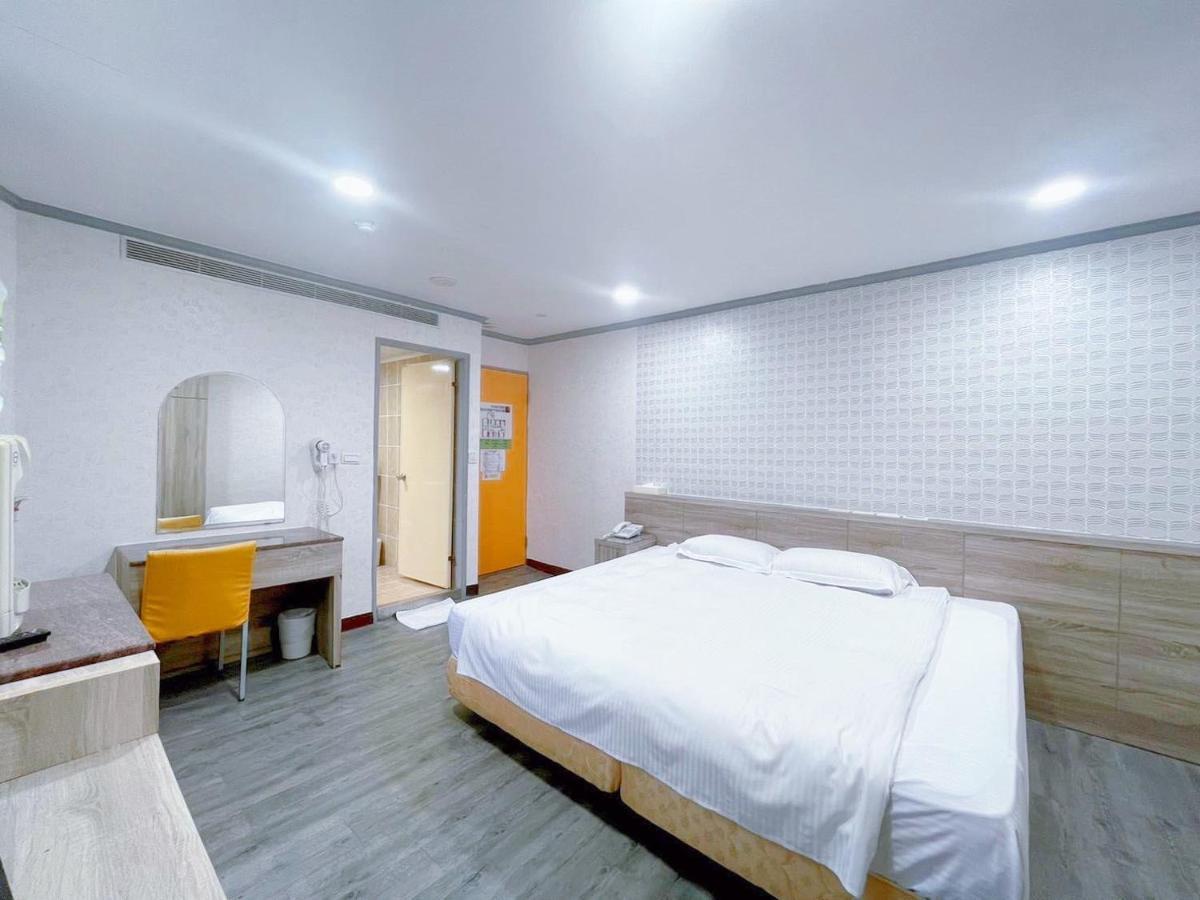 A22 Wei Lu Hotel Чжунли Екстериор снимка