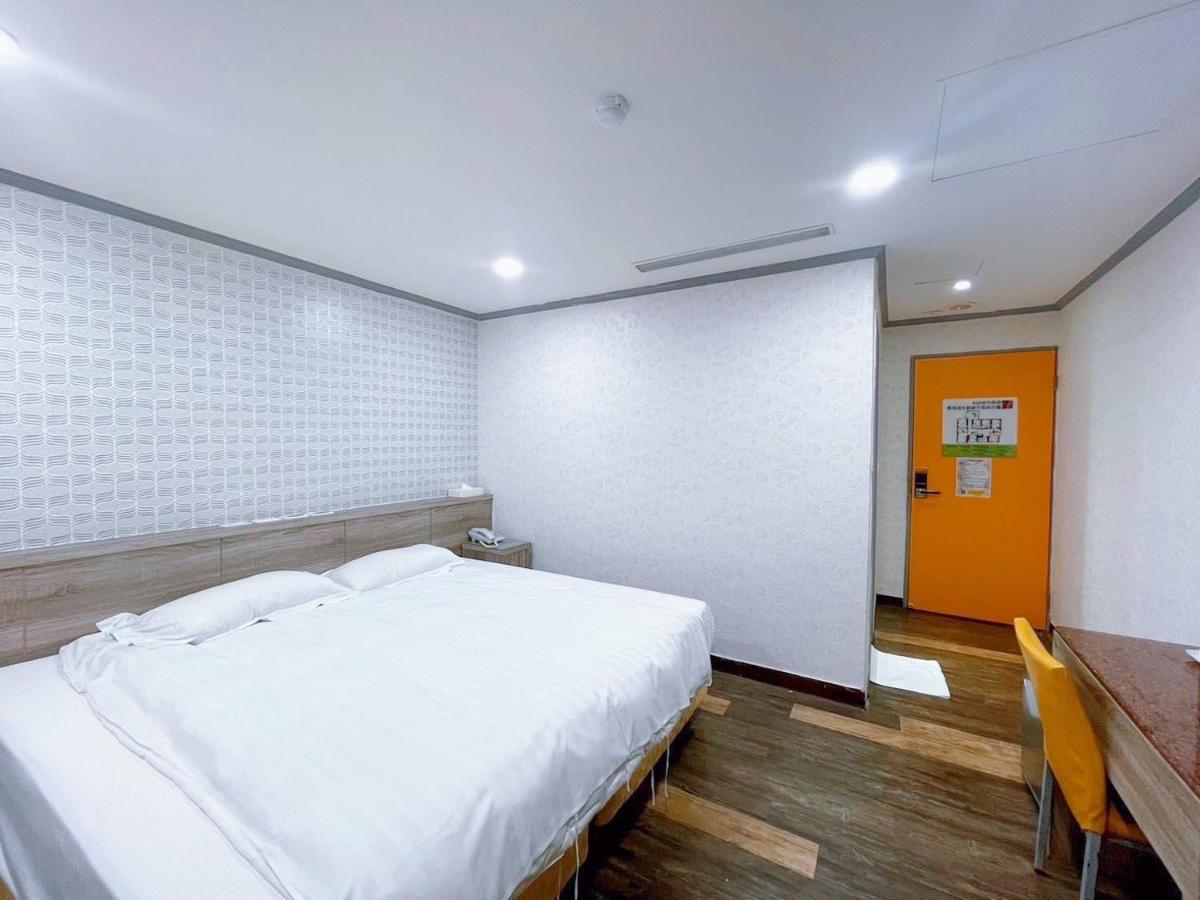A22 Wei Lu Hotel Чжунли Екстериор снимка